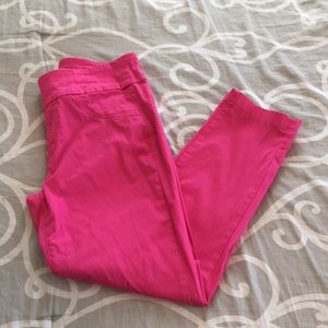 Hot pink pants 💓